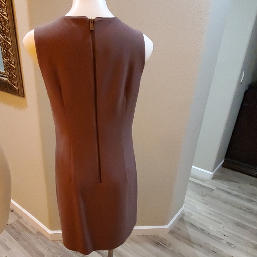 Dress - Picture 3 of 4